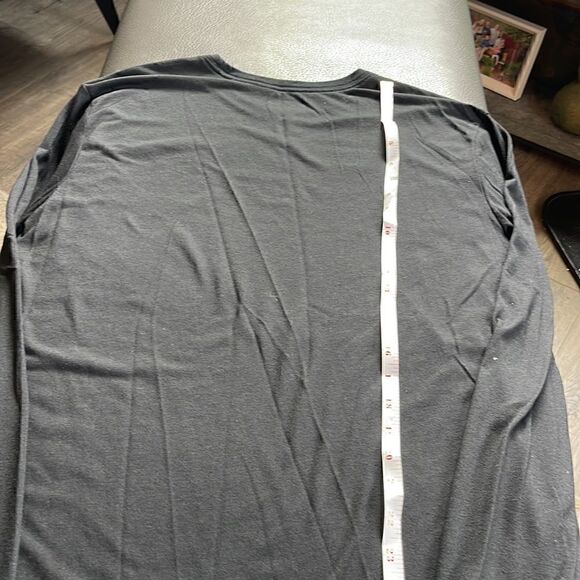 Nike dri-fit mens large long sleeved shirt, nice logo on front. - Picture 7 of 7